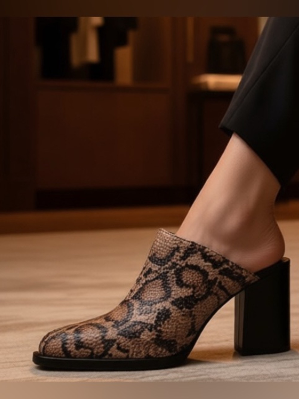 NWOB CHINESE LAUNDRY Beast Snakeskin Print Slip On Mules Pointed Toe Block Heels